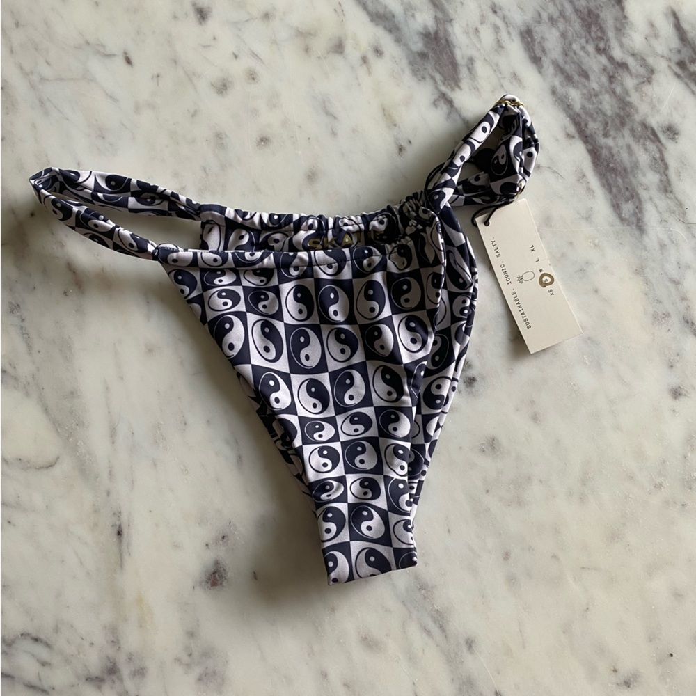 Skatie x Salty Blonde Bobbi Bottoms